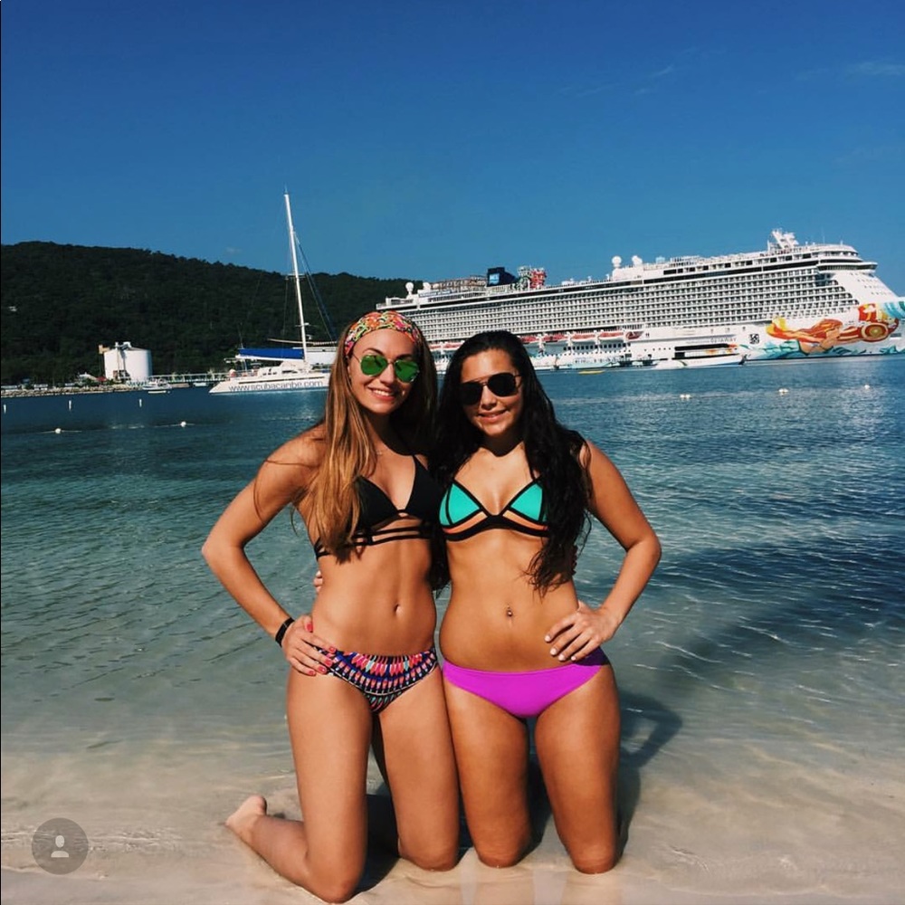 Victoria’s Secret PINK bikini